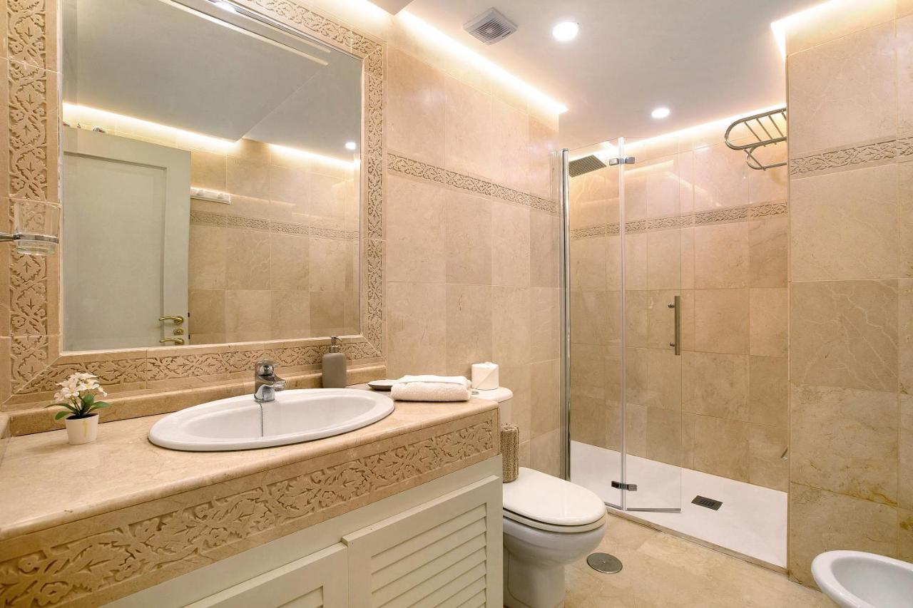 Luxury In Puerto Marina Apartman Benalmádena Kültér fotó