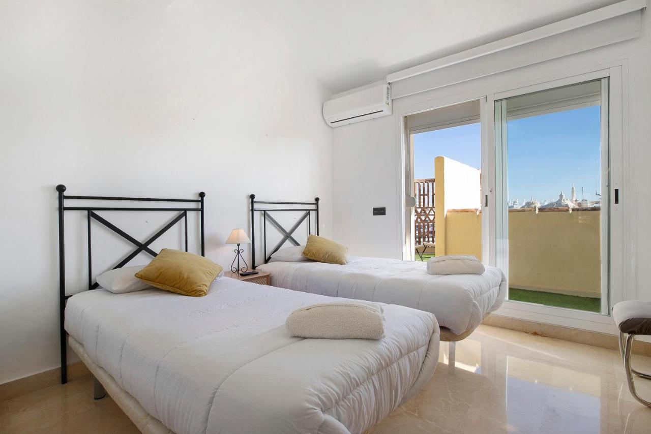 Luxury In Puerto Marina Apartman Benalmádena Kültér fotó
